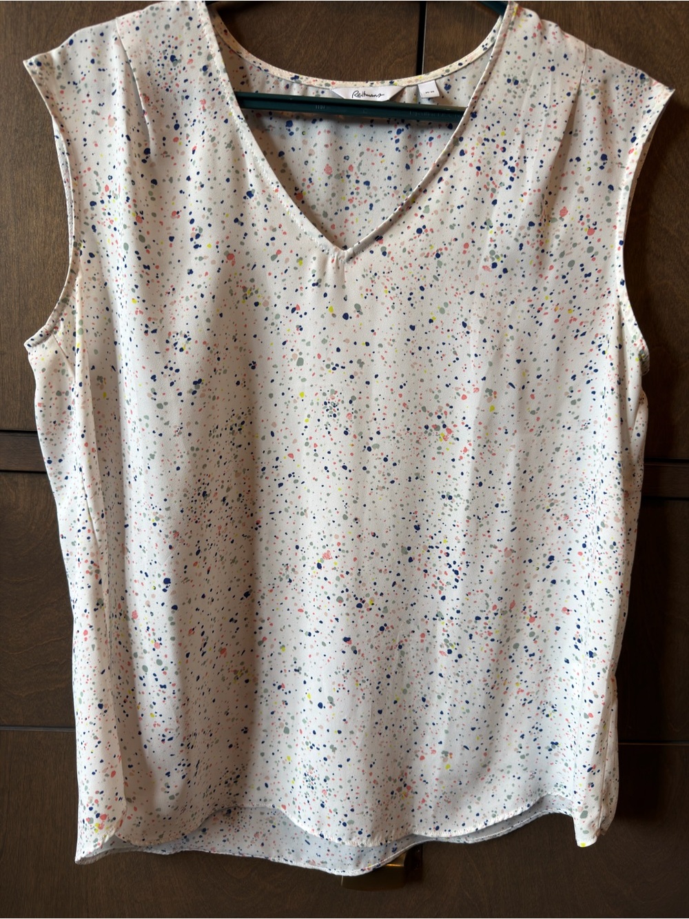 Reitmans White V-Neck Speckle Print Sleeveless Top - Picture 2 of 4